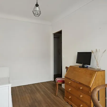 Comfort And Modernity At Saint-ouen Apartment