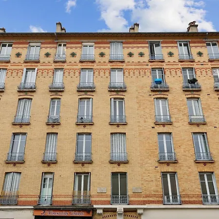 Comfort And Modernity At Saint-ouen